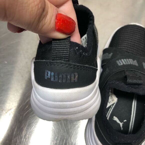 Puma Size 6 Toddler Black and White Slip On - Picture 4 of 6